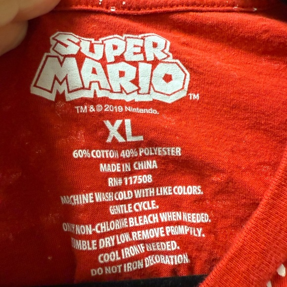 Super Mario Bros T-Shirt. XL. Excellent Condition. Red with White Splatters. - Picture 4 of 6